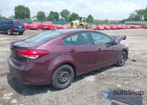 2018 Kia Forte Lx z USA, uszkodzony, nr VIN 3KPFK4A77JE217321